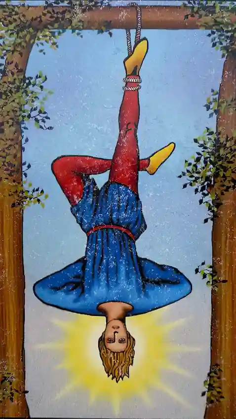 Los 22 Arcanos Mayores del Tarot el colgado carta del tarot en vertical