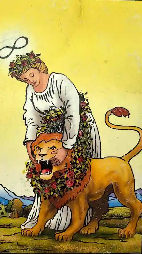 Los 22 Arcanos Mayores del Tarot la fuerza carta del tarot en vertical